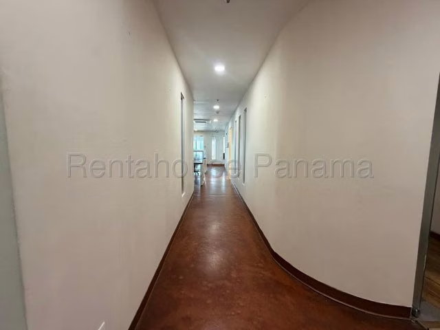 Alquiler de amplia oficina en Punta Pacífica - Imagen 11
