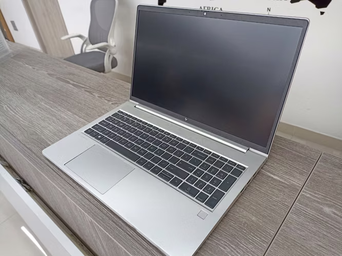 HP Elitebook 655 G10