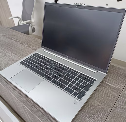 HP Elitebook 655 G10