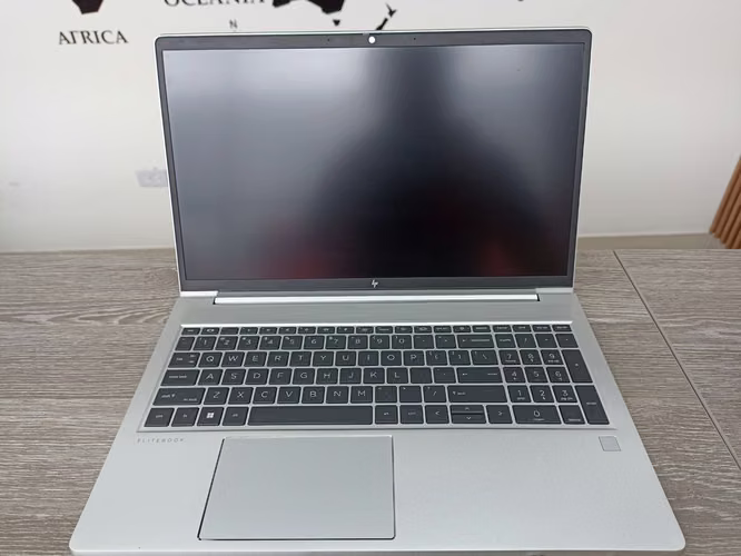 HP Elitebook 655 G10