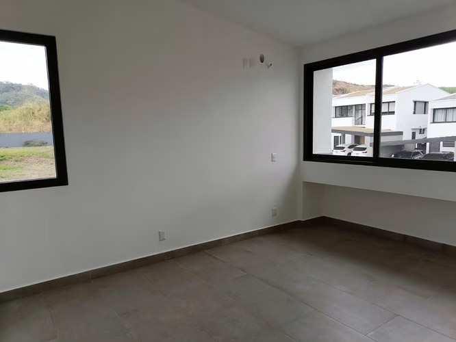 Se Vende Casa con terreno de 375 m2 en Barrio Alto