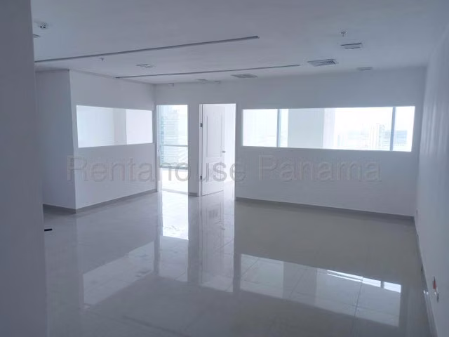 J678GRR Alquiler de Oficina Comercial en Costa del Este 