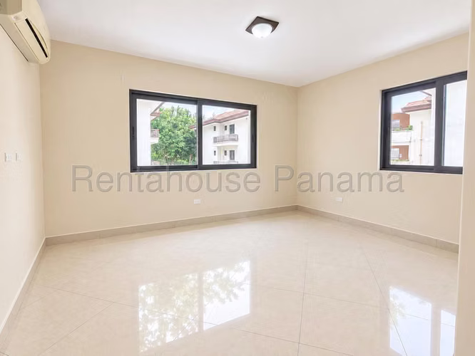 Alquilo Apartamento en Clayton