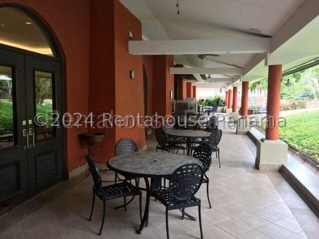 Alquilo Apartamento en Clayton