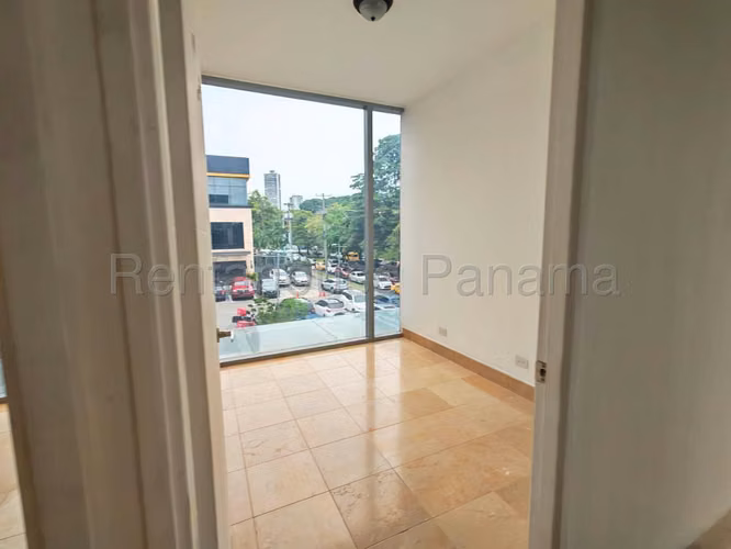 Local Comercial en Alquiler Plaza el Cangrejo