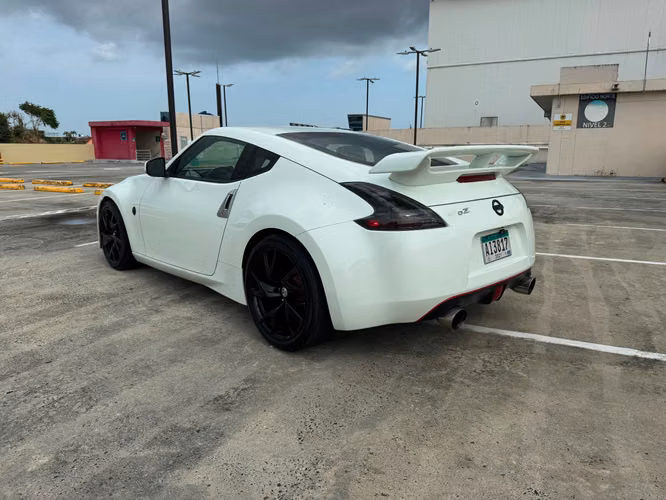 NISSAN 370Z 2014 14,900.00$