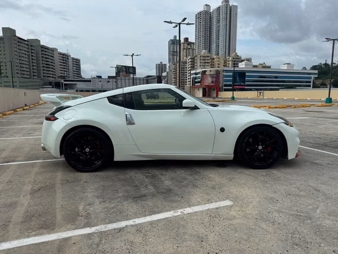 NISSAN 370Z 2014 14,900.00$