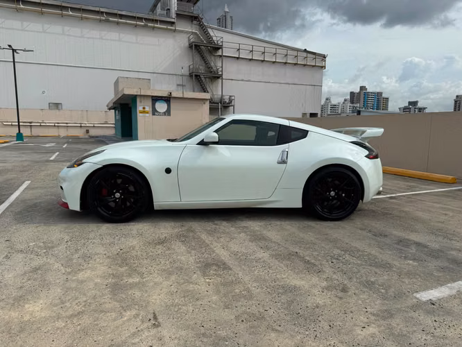 NISSAN 370Z 2014 14,900.00$