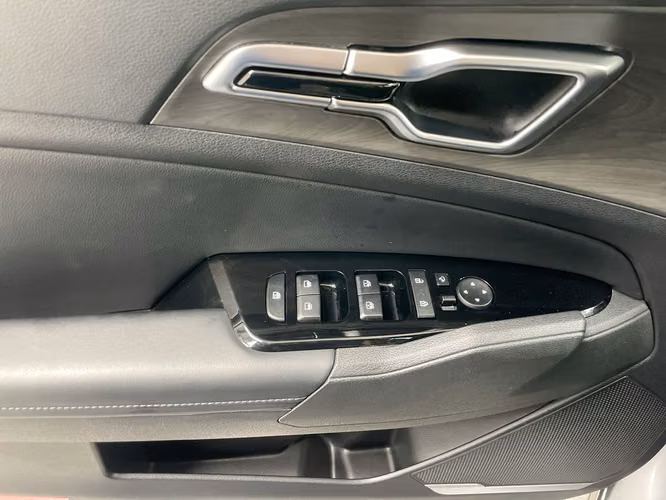 KIA SPORTAGE - 2023 - PR-SPAX - Automarket - Imagen 4