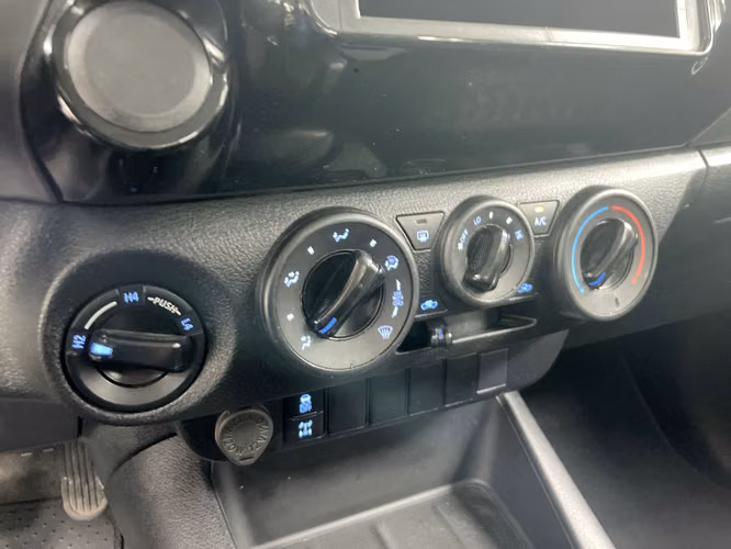 TOYOTA HILUX - 2025 - PPHX - Automarket