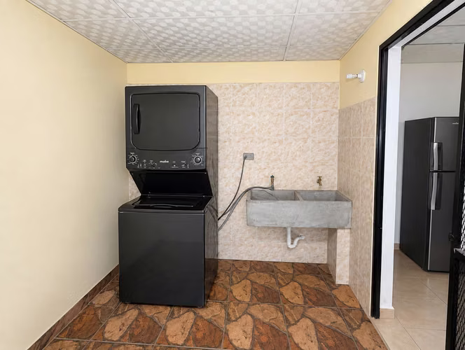 SE VENDE CASA EN PEDREGAL - RESIDENCIAL PACIFIC PLACE - CON PUERTA DE SEGURIDAD - $153,000.00 - Imagen 13