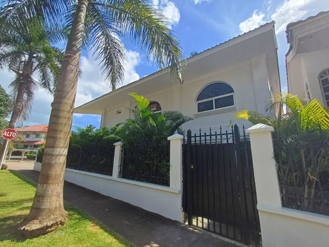 AVAILABLE! House in Albrook 3 rec 2 ba near Clayton, Ancon, Amador