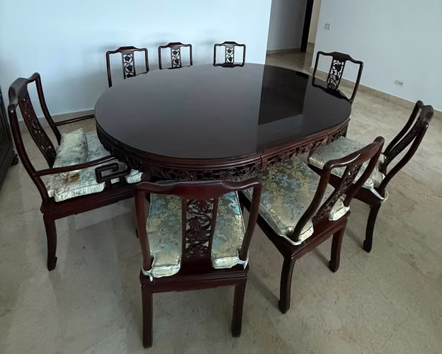 Dining table Palo de Rosa Macizo 8 Positions - 124; Ovalada + Tallado Glass