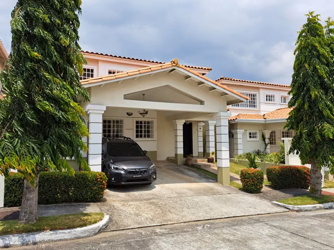 271465. Se vende a excelente precio casa en Brisas Village, 268m de terreno - Imagen 18