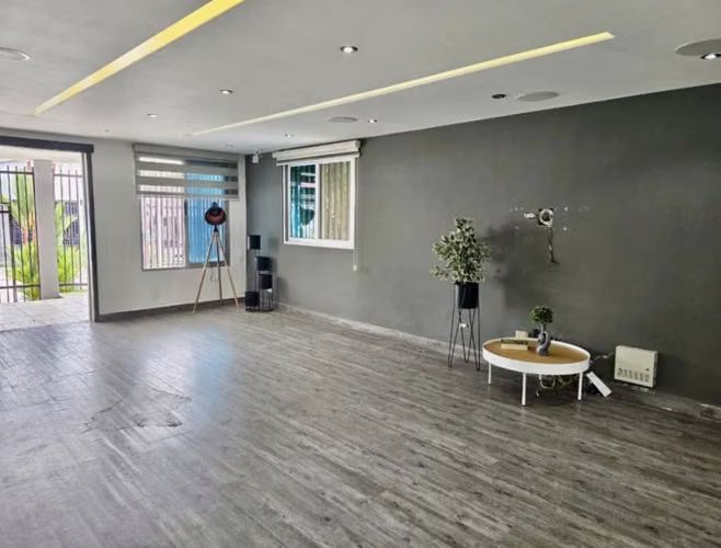 VENTA DE CASA EN ESQUINA / VILLA LUCRE - Imagen 4