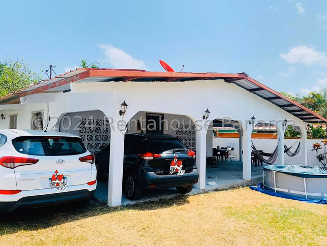 House is sold in Nueva Gorgona