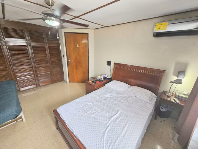 Venta de Casa en Esquina con Enorme Patio en Altos de La Loma - Pueblo Nuevo. Precio Negociable - Imagen 18
