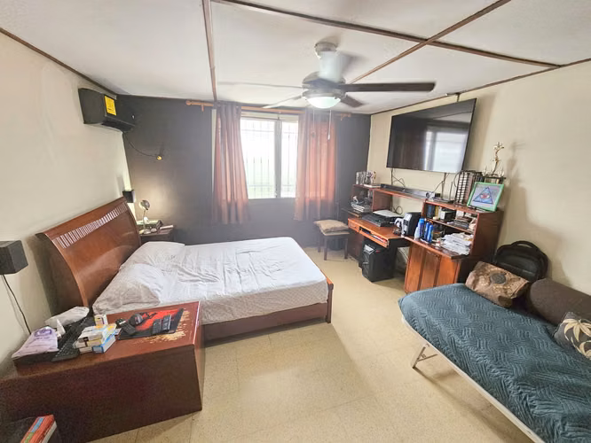 Venta de Casa en Esquina con Enorme Patio en Altos de La Loma - Pueblo Nuevo. Precio Negociable - Imagen 17