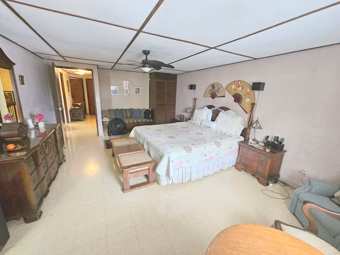 Venta de Casa en Esquina con Enorme Patio en Altos de La Loma - Pueblo Nuevo. Precio Negociable - Imagen 12