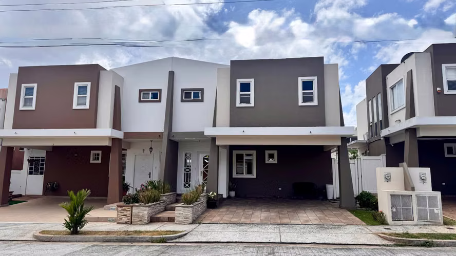HALQUila Casa AMOBLADA AND IMPECABLE 2-story PH EVEREST, Brisas Norte PRG-02