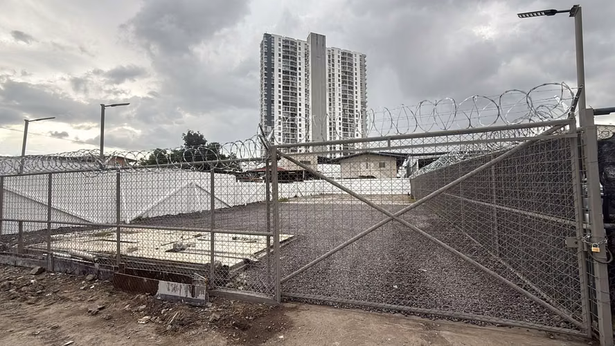 ALQUILER LOTE EN PARQUE LEFEVRE - Imagen 1