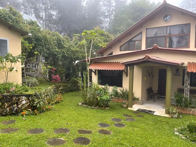 VENTA - HERMOSA CASA CON AMPLIO TERRENO EN CERRO AZUL (2,193 m²)   - Imagen 11