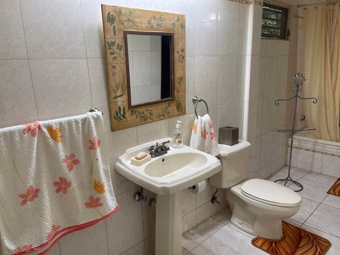 VENTA - HERMOSA CASA CON AMPLIO TERRENO EN CERRO AZUL (2,193 m²)   - Imagen 9