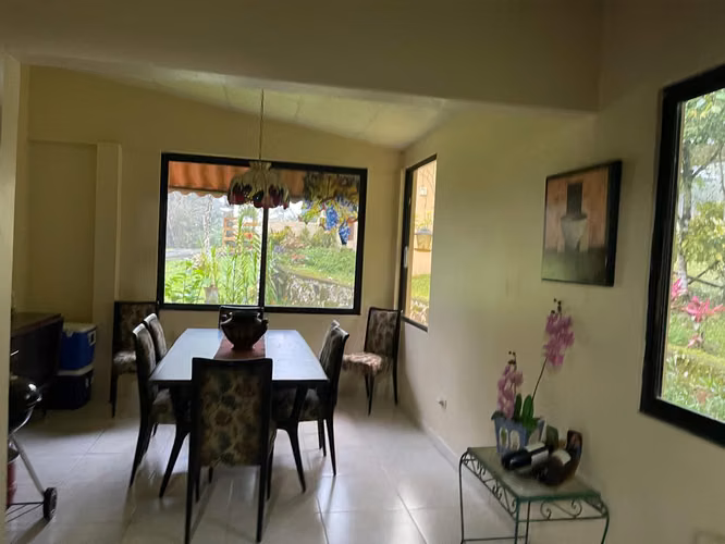 VENTA - HERMOSA CASA CON AMPLIO TERRENO EN CERRO AZUL (2,193 m²)   - Imagen 8