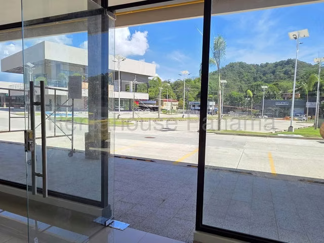 Alquila y estrena local nuevo para tu negocio en Alborada, Colón - Imagen 4