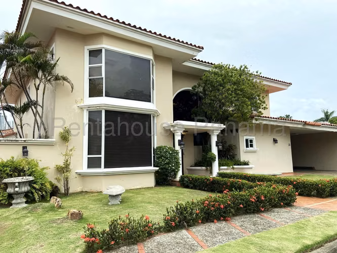 ALQUILO Casa con Piscina en Res. Costa Serena en Costa del Este. 1250m2. MAG - Imagen 8