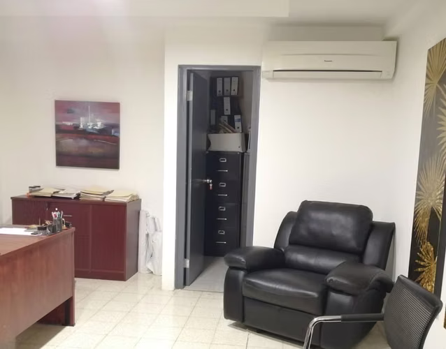Edificio comercial en los Angeles I con 3 depósitos y 15 parking - Imagen 13