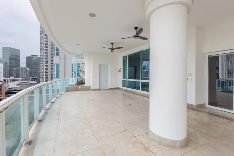 Apartamento en Punta Pacifica I linea blanca I con terraza y 2 depósitos - Imagen 8