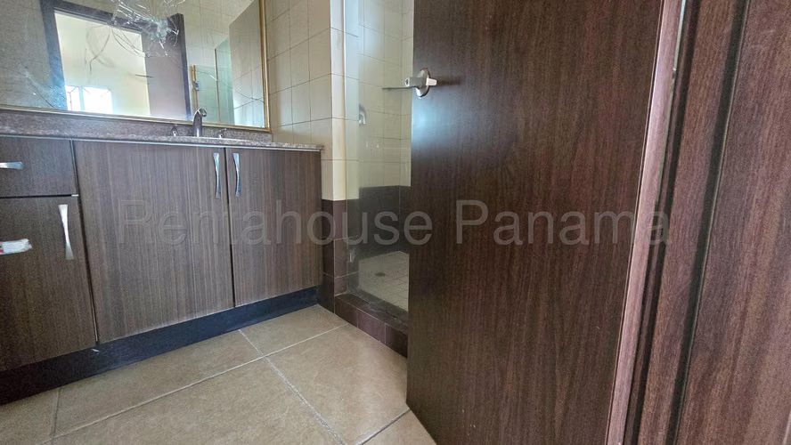 Venta de Casa en Altos de Panama Altos del Country CCO - Imagen 17