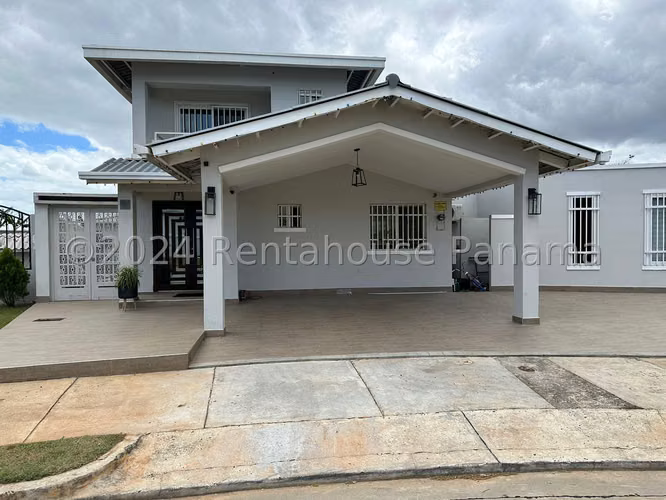 Venta de Casa Semi-amoblada en Chorrera Rolling Hills EC - Imagen 12