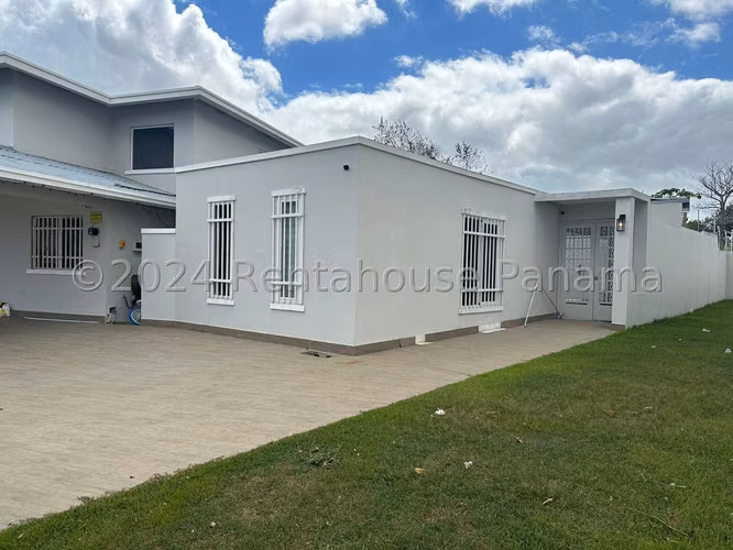 Venta de Casa Semi-amoblada en Chorrera Rolling Hills EC - Imagen 11