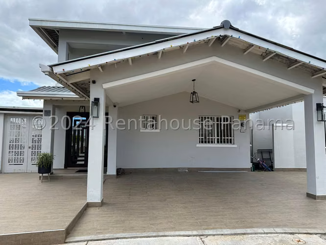 Venta de Casa Semi-amoblada en Chorrera Rolling Hills EC - Imagen 9