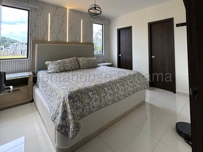 Venta de Casa Amoblada en Chorrera Riverview EC