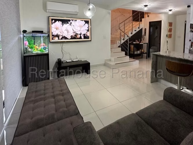 Venta de Casa Amoblada en Chorrera Riverview EC