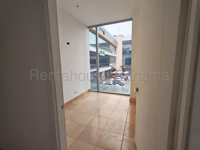 Alquiler de Local Comercial en Plaza El Cangrejo (Solo Cliente Directo) - Imagen 4