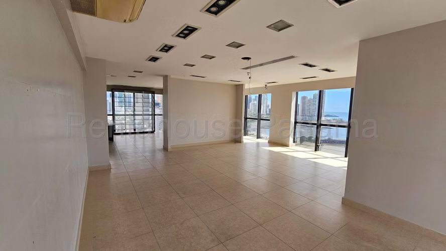Venta de Oficina en Avenida Balboa, BBVA (Solo Cliente Directo) - Imagen 9