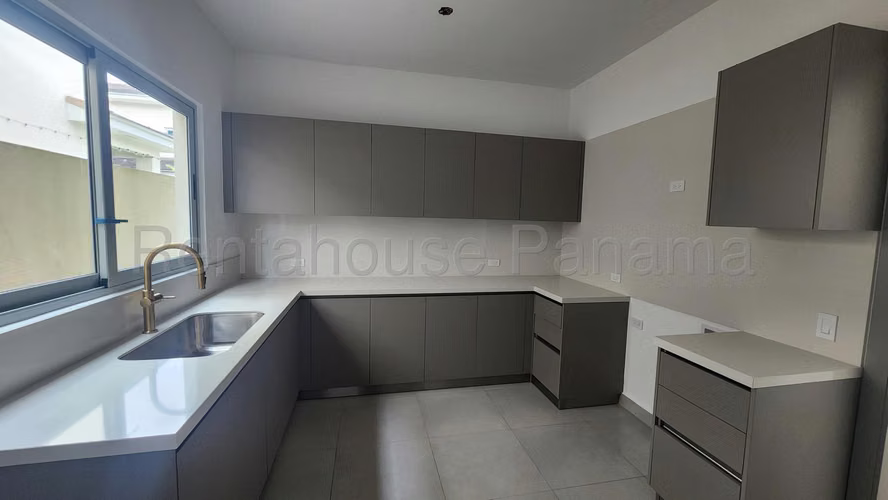 Venta de Casa en Altos de Panama Altos del Parque 219 Mts PD - Imagen 12