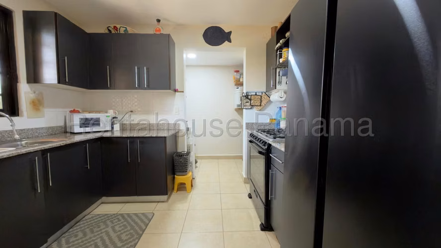Vendo Casa de 300m2 en Chorrera Sunset Hills 27-1927SRZ