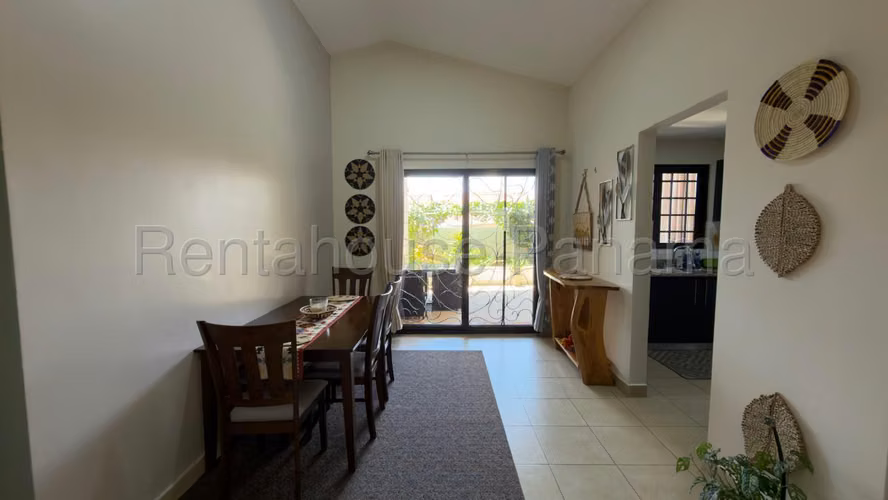 Vendo Casa de 300m2 en Chorrera Sunset Hills 27-1927SRZ