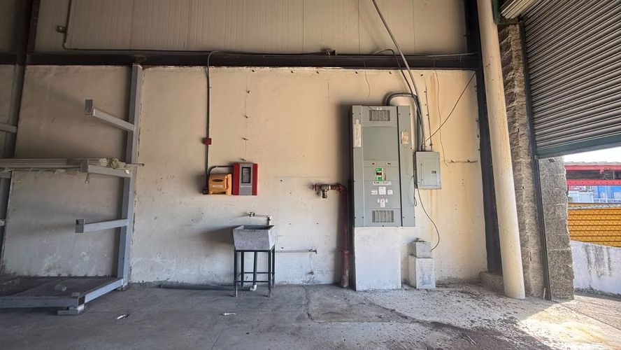 Alquiler de Bodega con Electricidad Trifasica 2125 m2 - Imagen 8