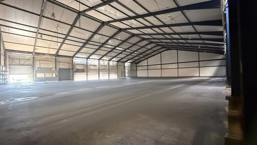 Alquiler de Bodega con Electricidad Trifasica 2125 m2 - Imagen 2