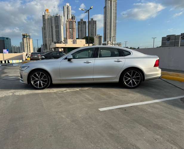 VOLVO S,900.00$