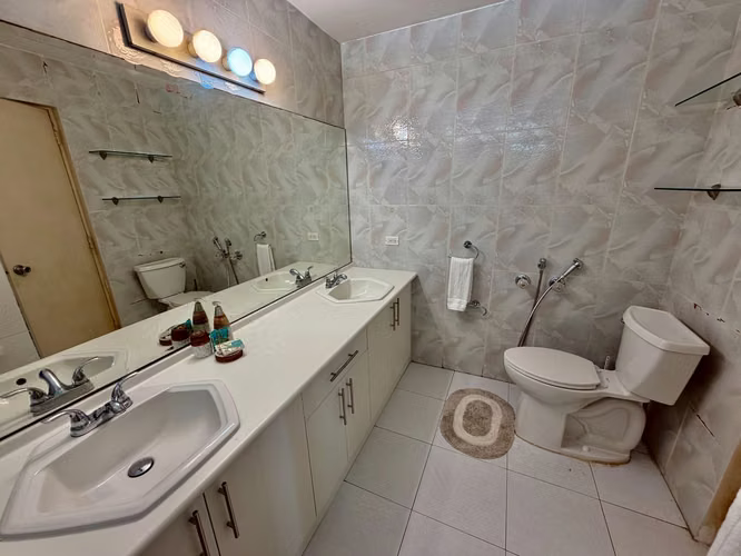 Inversión con Renta Vigente · 193 m² · PH La Ensenada · Avenida Balboa