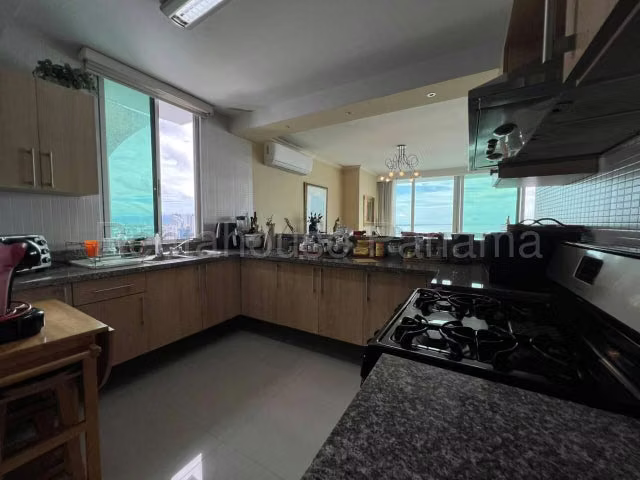 Se vende apartamento en San Francisco GCEA27-1486