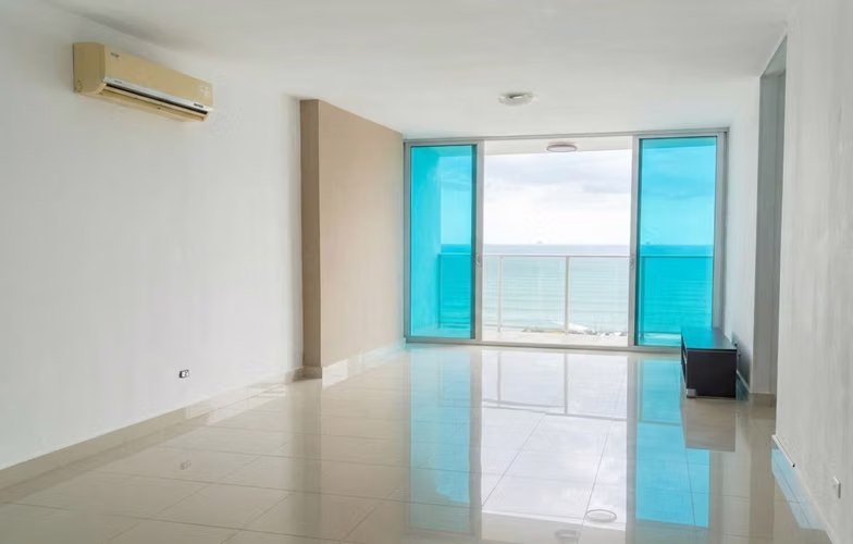. ! Apartamento en San Francisco I con balcón y vista al mar