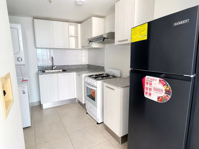! Apartamento Sobre Vía España I amoblado I 3 Rec I con balcón y nuevo a estrenar